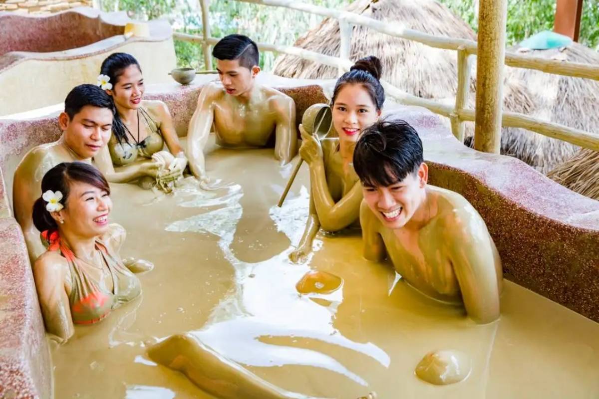 Tắm bùn khoáng ở Cam Ranh bạn sẽ được tận hưởng không gian trong lành và mát mẻ